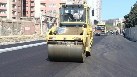 Bakının daha bir küçəsində təmir işləri aparılır - VİDEO