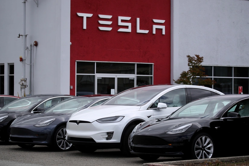 В США начались проверки в отношении Tesla из-за проблем с системой торможения