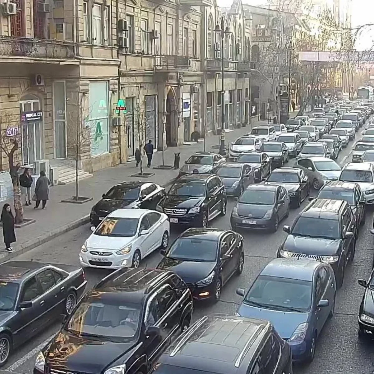 Bakıda hazırda sıxlıq müşahidə edilən yollar məlum olub