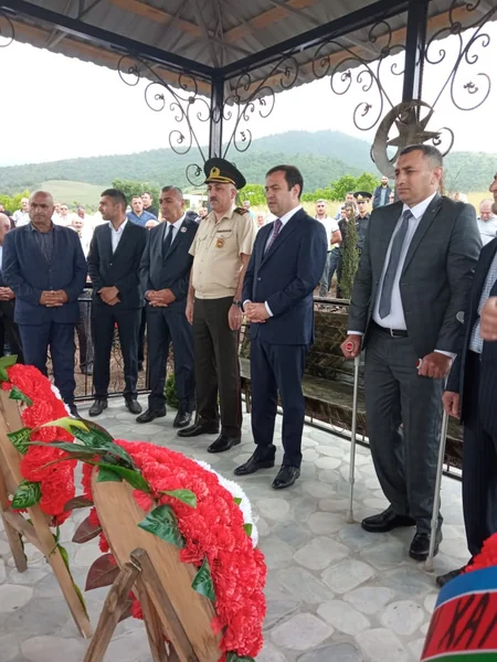 Şəhidin ad günü məzarı yanında qeyd olunub