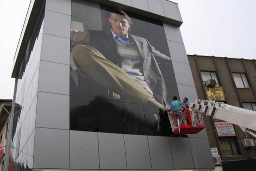 ​Binaların pəncərələrində reklam lövhələrinin asılması necə tənzimlənir?