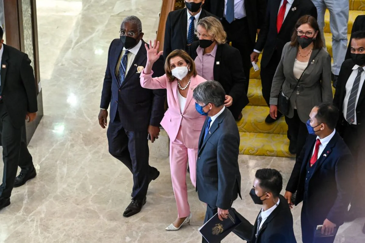 Nensi Pelosi Tayvandan bəyanat verib: Səfərim ABŞ-ın Çin siyasətinə zidd deyil