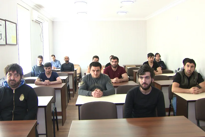 Karantini pozaraq həbs edilən sürücülərlə görüş keçirildi