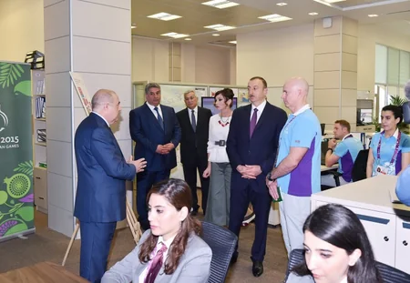​Prezident İlham Əliyev birinci Avropa Oyunları Əməliyyat Komitəsinin baş ofisində yaradılan şəraitlə tanış olub