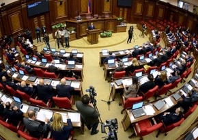В Армении отложили процесс лишения мандата 22 оппозиционных депутатов