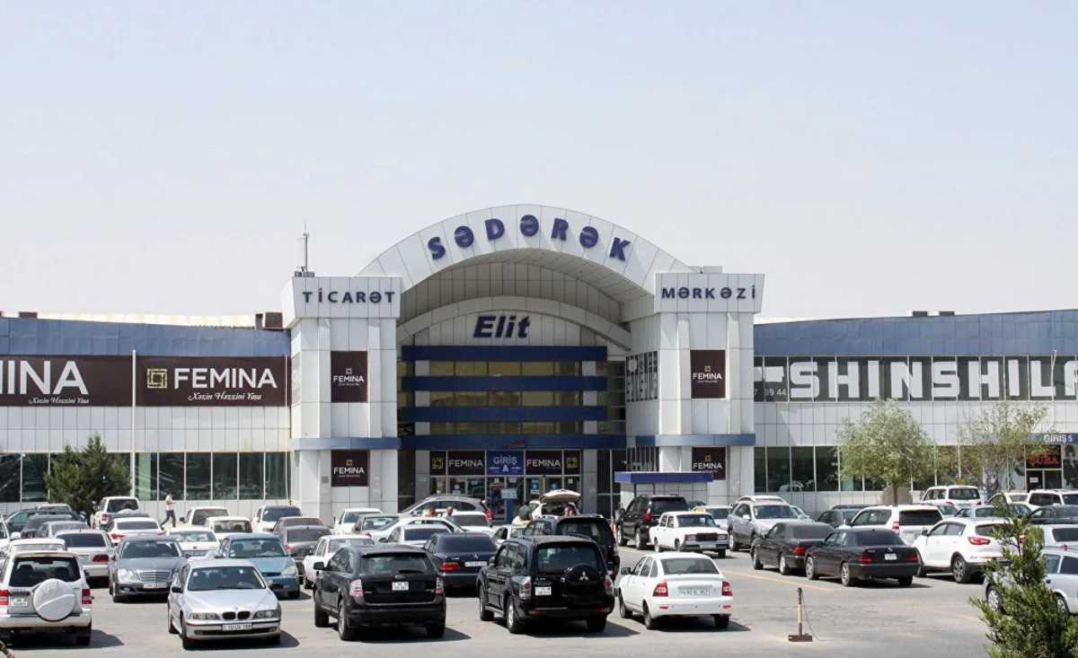 Sədərək Ticarət Mərkəzinin yaxınlığında avtomobil piyadanı vurub