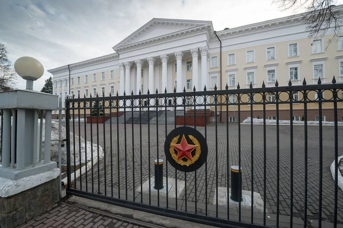 Минобороны Беларуси сообщило о прибытии в страну первых эшелонов с военными РФ