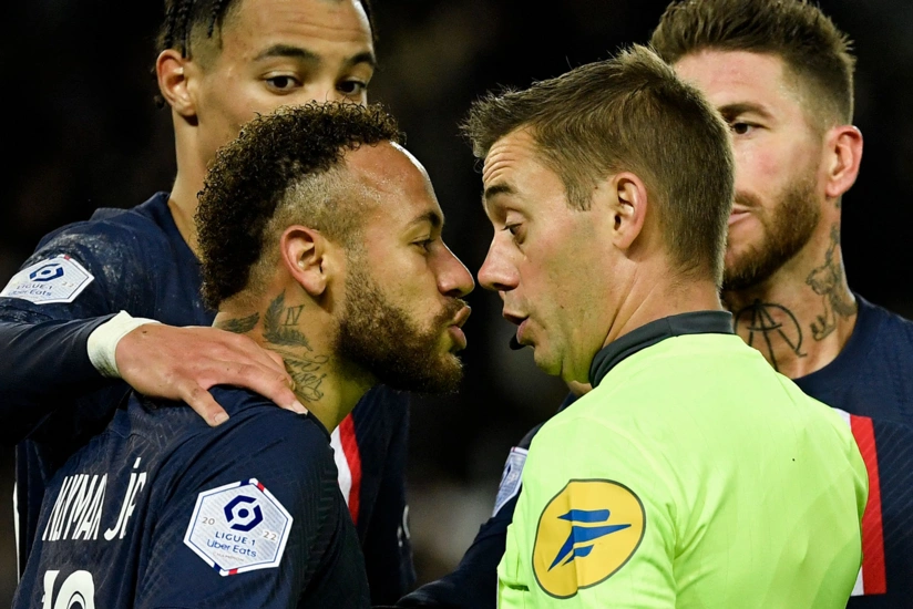 Neymar PSJ-də qırmızı vərəqlərin sayında antirekord müəyyənləşdirib