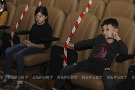 Kukla Teatrı mövsümün açılışını edib, ilk tamaşaçıları şəhid övladları olub