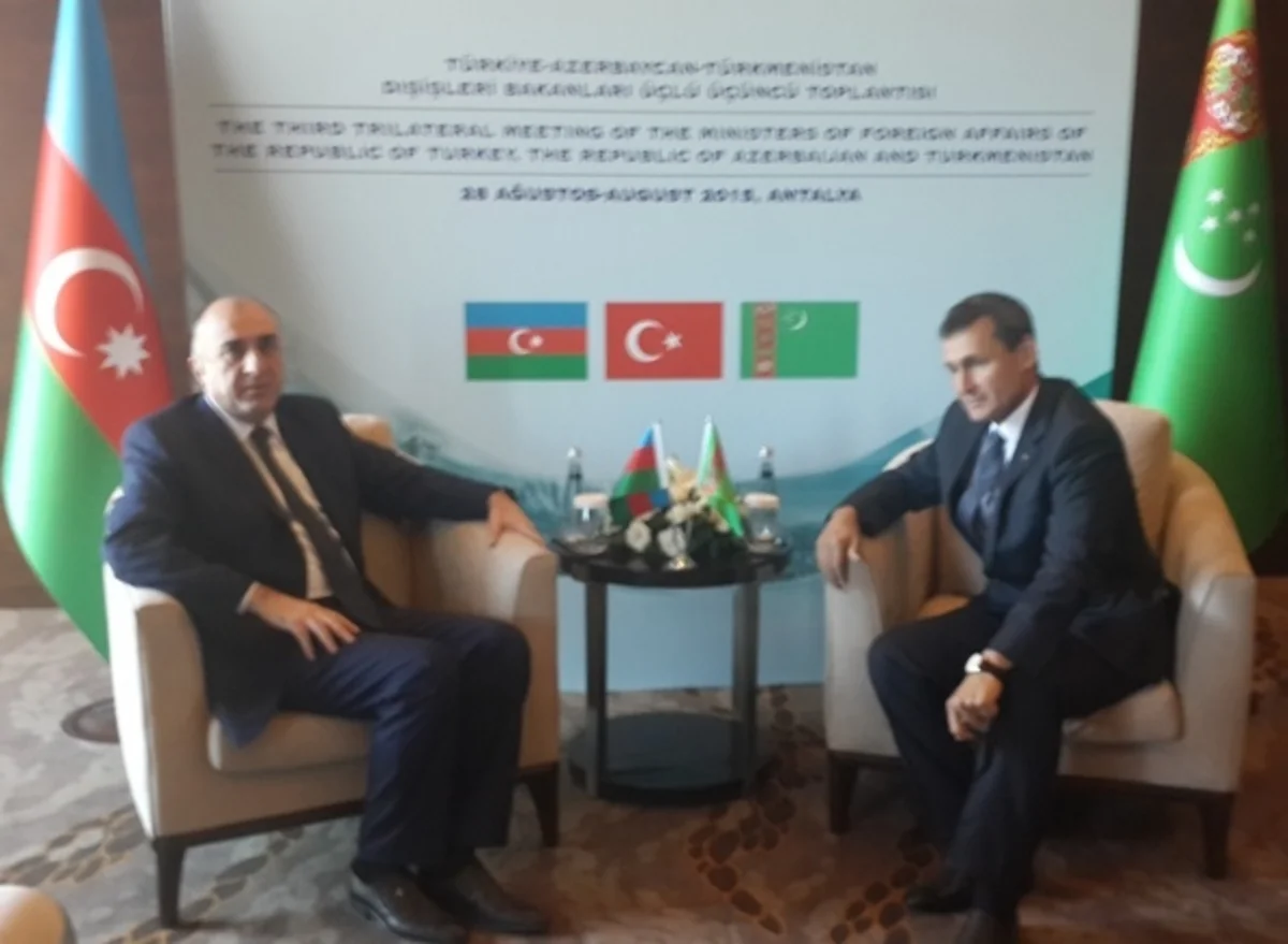 Antalyada Azərbaycan və Türkmənistan XİN rəhbərləri arasında görüş keçirilib
