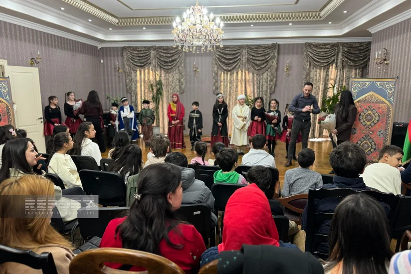Tbilisidə “BEEZ” Uşaq Teatrı “Tıq-Tıq xanım” tamaşasının premyerasını keçirib
