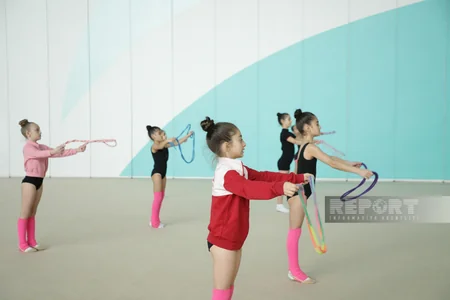 Bölgə gimnastlarının Milli Gimnastika Arenasında məşqləri davam edir