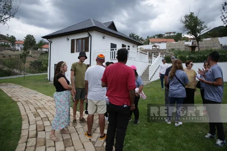 Tanınmış səyyahlar İstisu və Laçında olublar