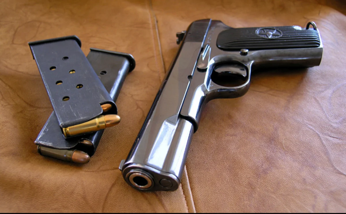 Saatlıda keçmiş məhkumdan iki tapança götürülüb