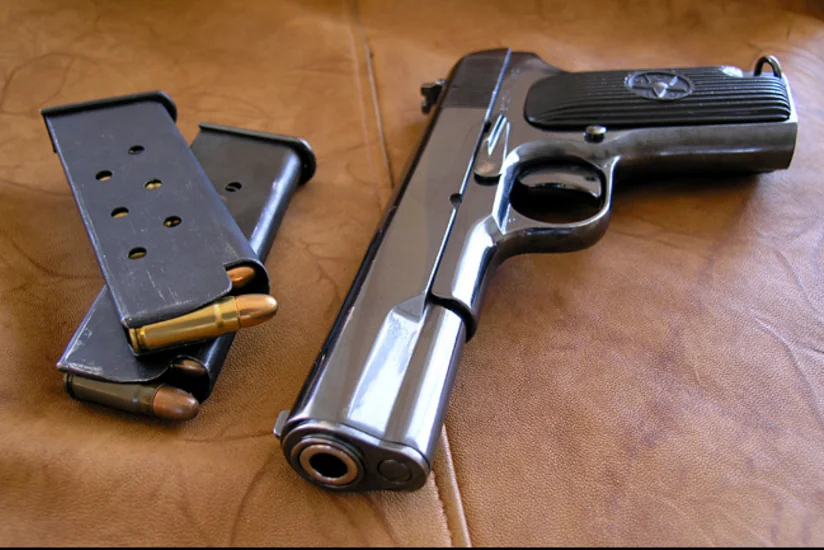 Saatlıda keçmiş məhkumdan iki tapança götürülüb