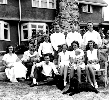 Corc Buşun bacısı qocalar evində koronavirusdan vəfat edib