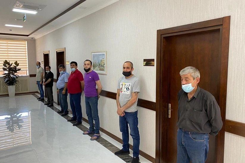 Bakıda karantini pozan kafe sahibi və müştəriləri cəzalandırıldı