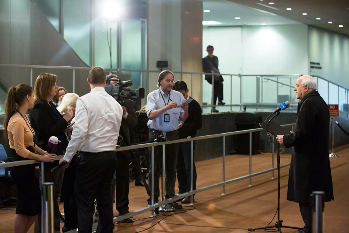 Palestine handed over documents of accession to a number of international treaties to UN