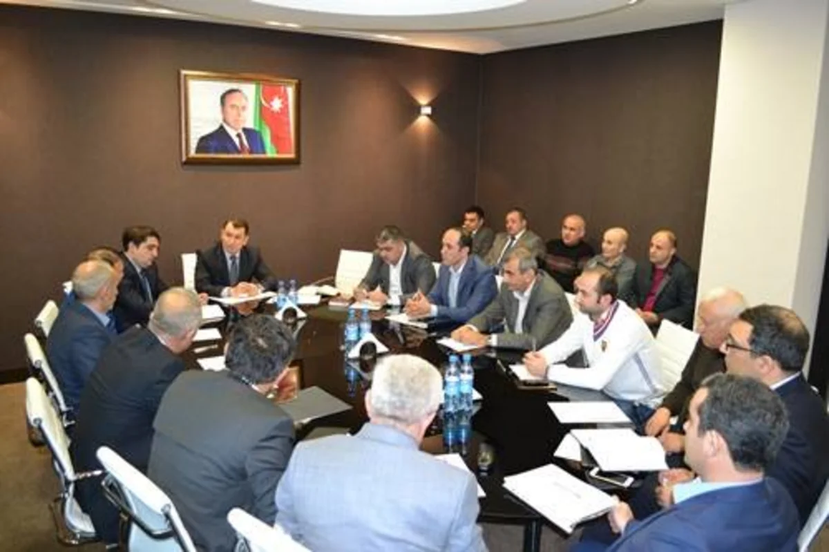​İqtisadiyyat Nazirliyində ət və süd məhsulları istehsalçıları ilə görüş keçirilib