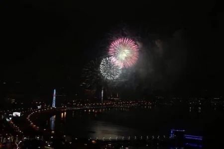 Bakı 2019-cu ili möhtəşəm atəşfəşanlıqla qarşıladı
