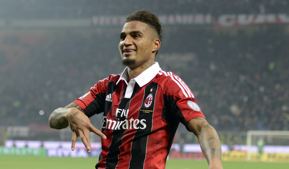 Milanın sabiq futbolçu reperliyə başlayıb