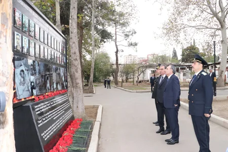 Baş prokuror Gəncədə vətəndaşları qəbul edib