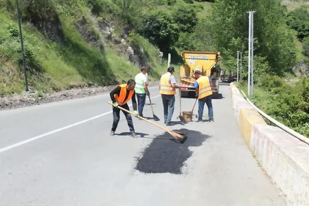 Gəncə-Daşkəsən avtomobil yolunda təmir işləri aparılır