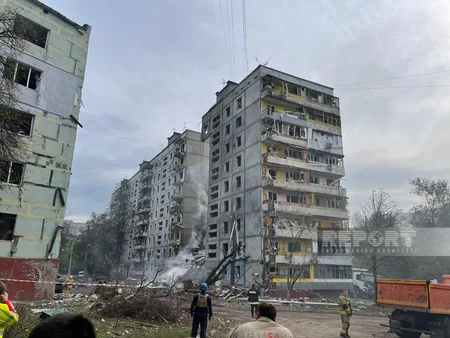ФОТОРЕПОРТАЖ из центра Запорожья, разрушенного минувшей ночью