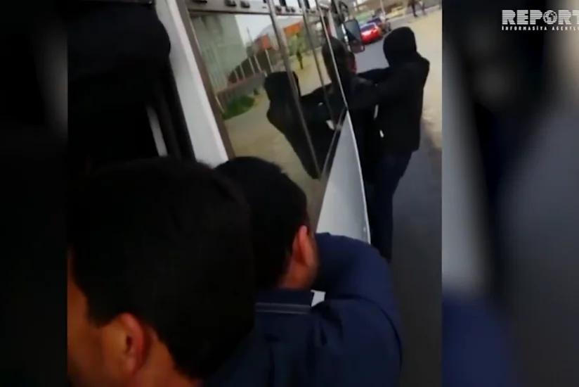 147 saylı avtobusdan istifadə edən sərnişinlər narazıdır - VİDEO