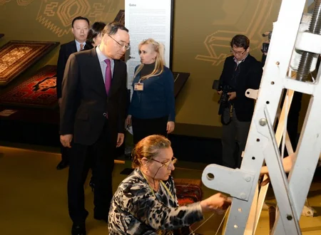 Koreya baş naziri Azərbaycan Xalça Muzeyində olub