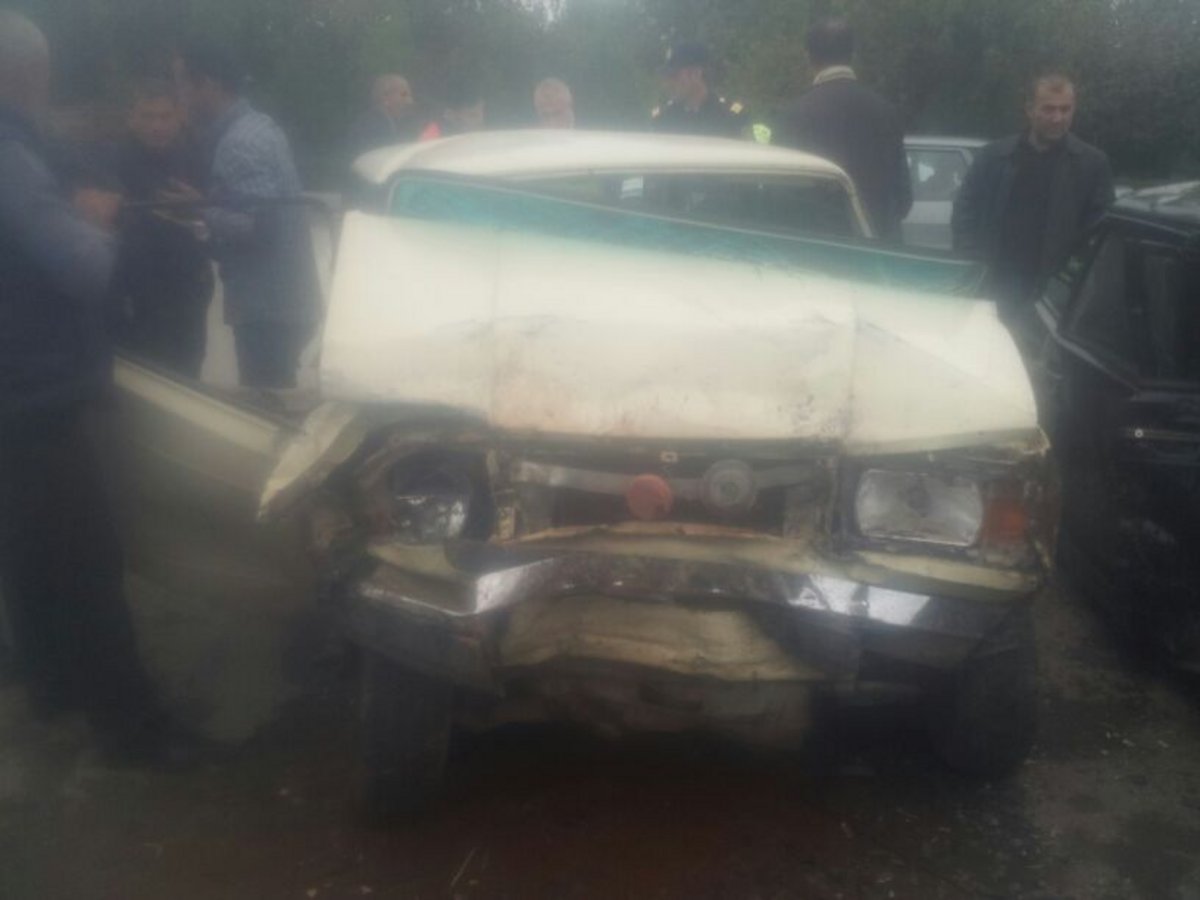 Azərbaycanda baş verən yol qəzasında 4 nəfər ağır xəsarət alıb - FOTO