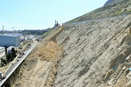 Bibiheybət yolunda tikinti-bərpa işlərinin sonuncu mərhələsinə başlanılıb