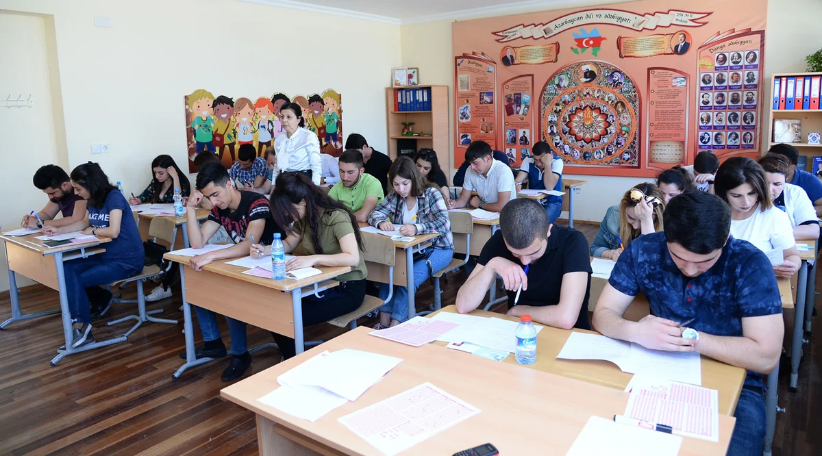 Bakı şəhəri üzrə eksternat imtahanlarına başlanılıb