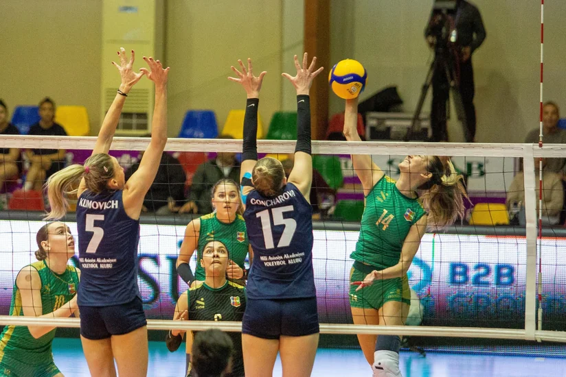 Qadın voleybolçular arasında Azərbaycan çempionatında III turun oyunları keçirilib