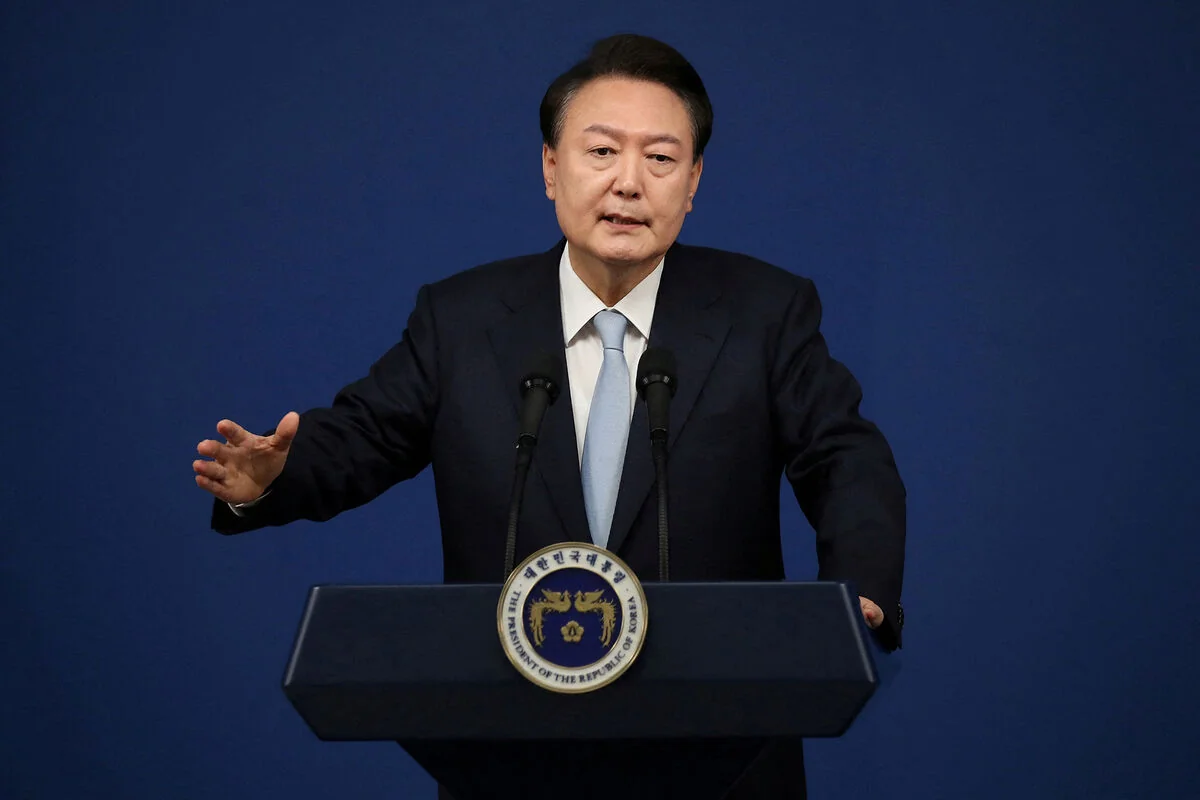 South Korean president apologizes for imposing martial law