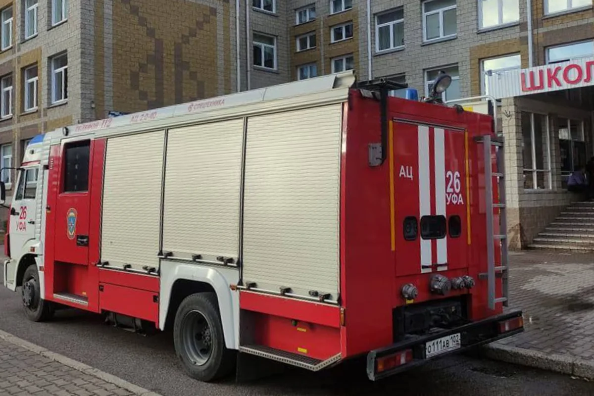 В Уфе из-за пожара из школы эвакуировали более 550 человек