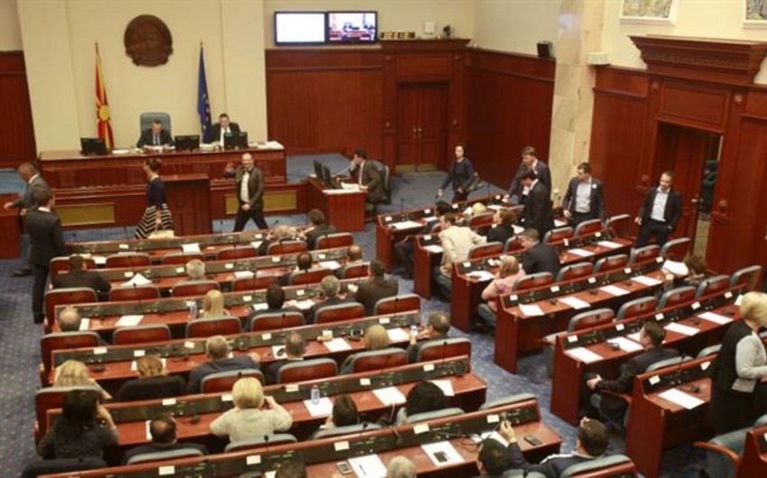 Şimali Makedoniya parlamenti yeni hökuməti təsdiqləyib