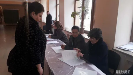 Ağdaşda bələdiyyə seçkiləri üzrə səsvermə davam edir - VİDEO