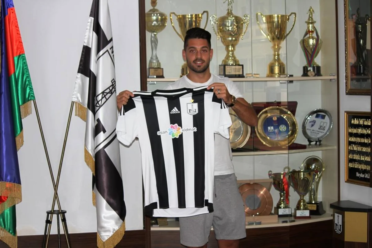 Neftçi klubu rumıniyalı hücumçu transfer edib