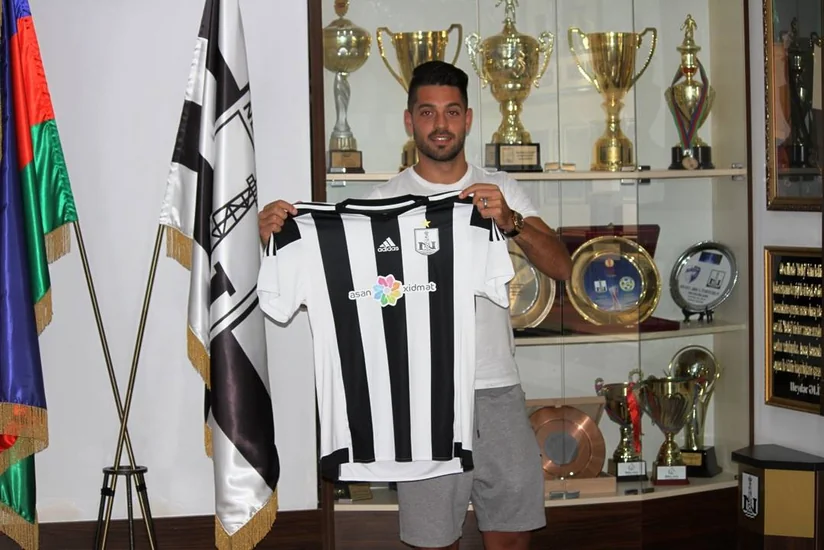 Neftçi klubu rumıniyalı hücumçu transfer edib