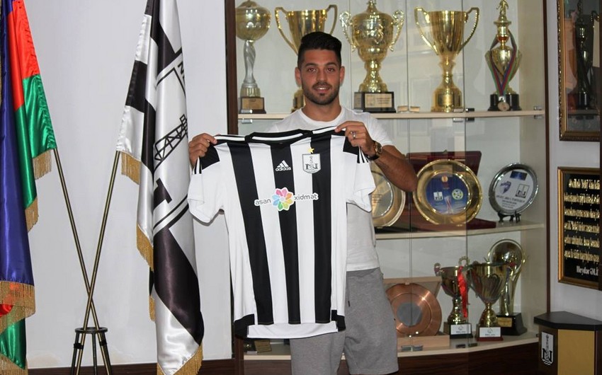 Neftçi klubu rumıniyalı hücumçu transfer edib