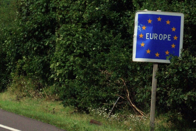 Avropa İttifaqı sərhədlərini bağlayır