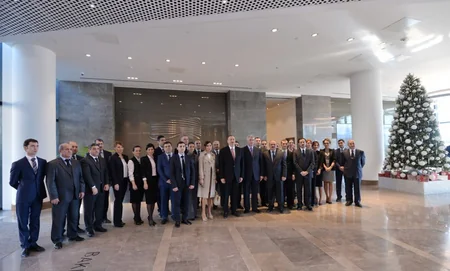 Prezident İlham Əliyev “Bakı Ağ Şəhər”in inşası başa çatan ofis binası ilə tanış olub