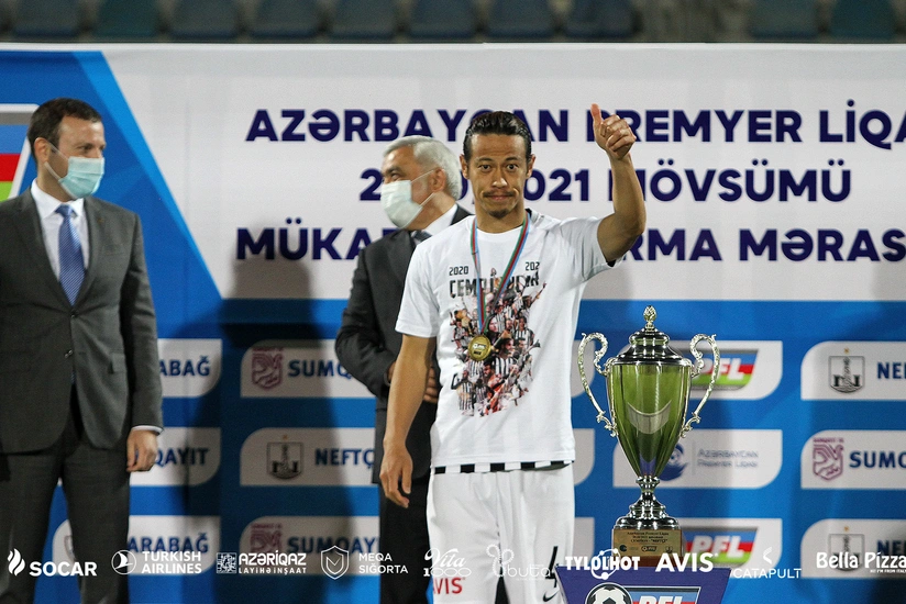 Keysuke Hondadan çempionluq paylaşımı