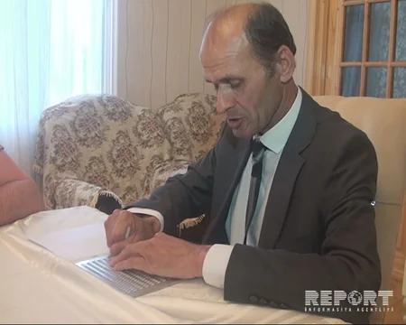 В Азербайджане слепой учитель набрал высокий бал на диагностической оценке - ФОТО