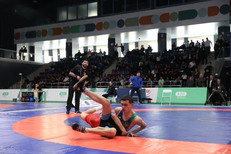 Güləş üzrə yeniyetmələr arasında Azərbaycan çempionatına yekun vurulub
