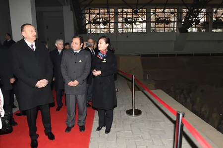 Azərbaycan Prezidenti Çinin Sian şəhərindəki Terrakota Ordusu Muzeyi ilə tanış olub
