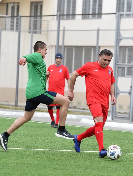 Məhbuslarla futbol veteranları arasında yoldaşlıq oyunu keçirilib