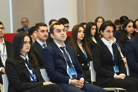 Bakıda Diplomatiya Könüllüləri üçün diplomatiya həftəsi təşkil olunub
