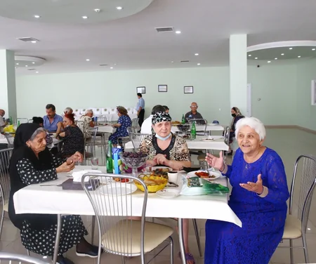 Heydər Əliyev Fondu uşaq evlərinin sakinləri və ahıllar üçün əyləncə proqramı təşkil edib